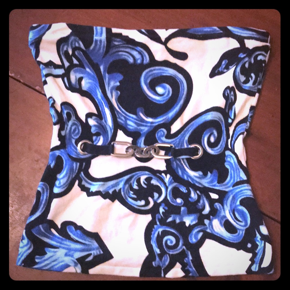 Cache dressy tube top